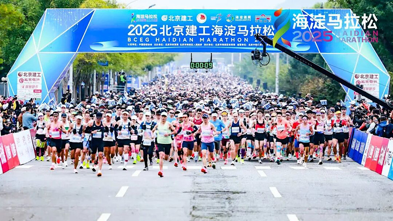 救护车辆以, AI智能跑, alt 救护车辆以, AI智能跑, alt