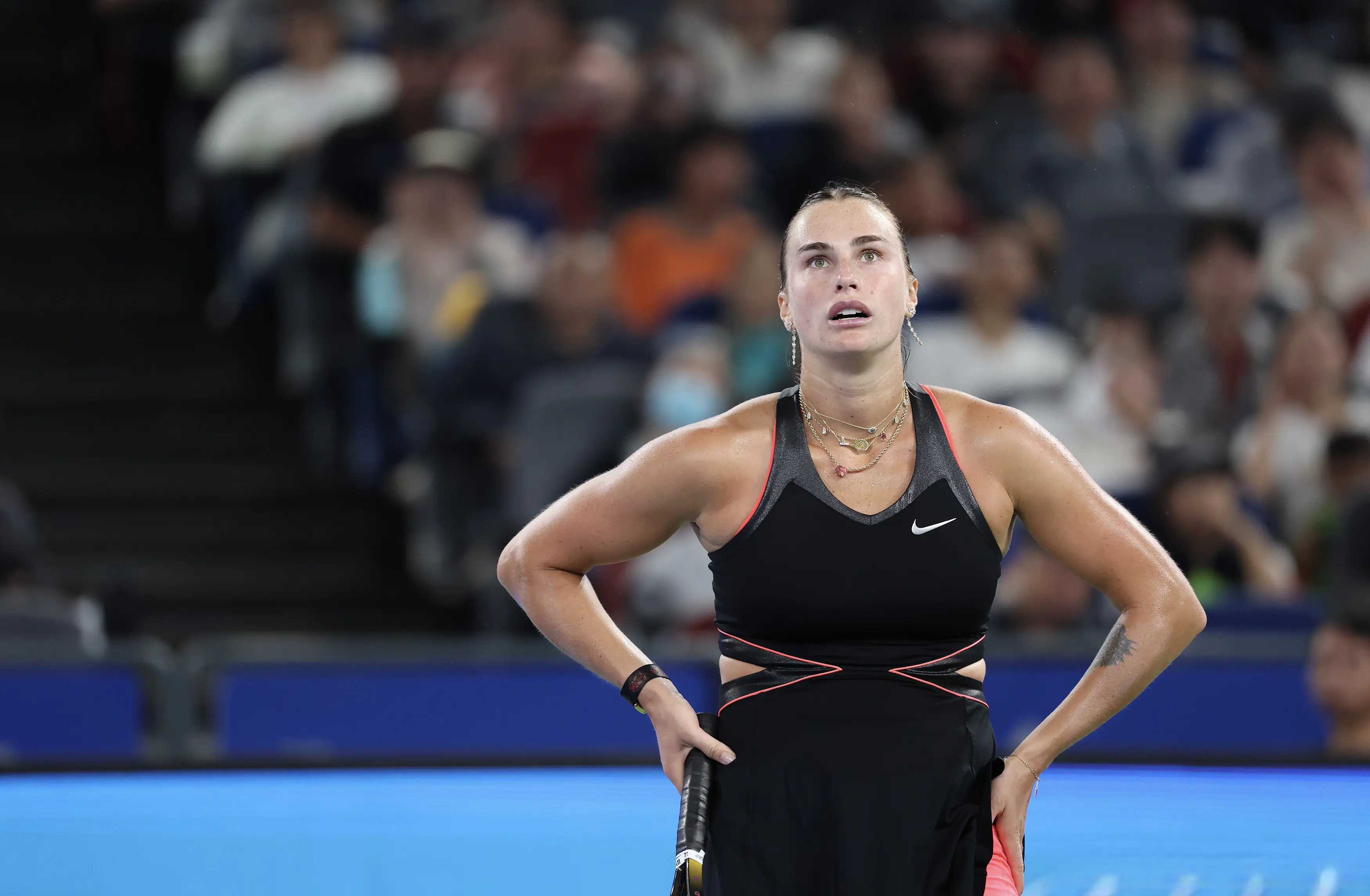 位的阿尼西, 郑钦文无缘, 挥直落